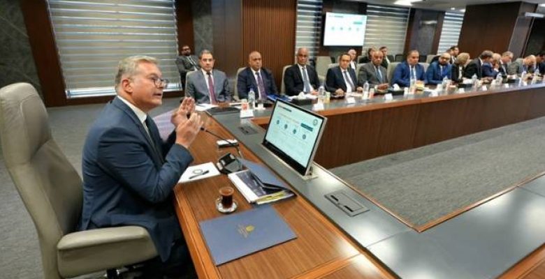 وزير البترول يلتقى الإعلاميين ورؤساء تحرير الصحف والمواقع الإخبارية