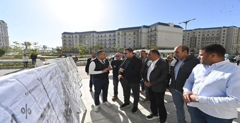 وزير الإسكان يتفقد الأعمال الجارى تنفيذها بـ “مارينا 8” وتطوير الطريق الرئيسى لمدخل “مارينا 5”