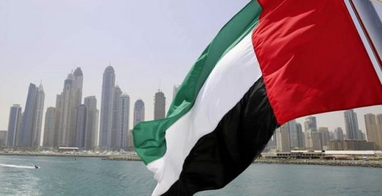 الإمارات: قتيل إثر سقوط شظايا ناتجة عن اعتراض مسيرة فى الفجيرة